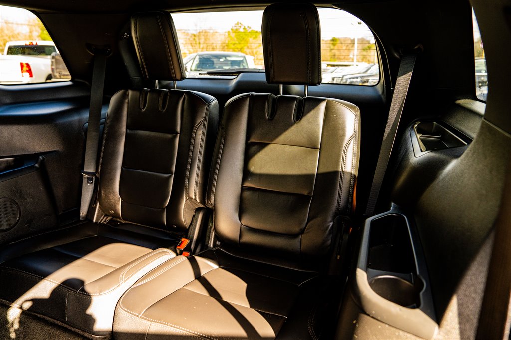 2017 Ford Explorer XLT photo