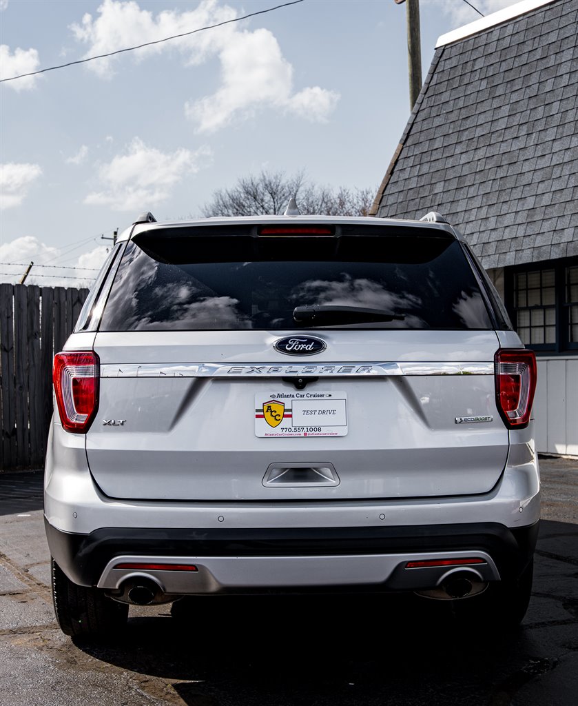 2017 Ford Explorer XLT photo