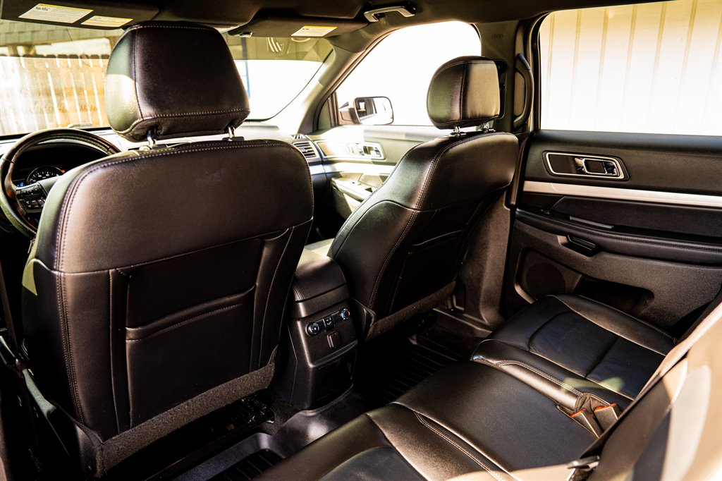2017 Ford Explorer XLT photo