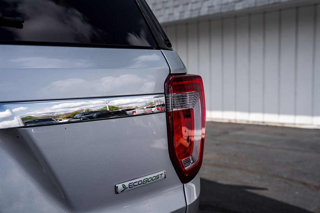 2017 Ford Explorer XLT photo