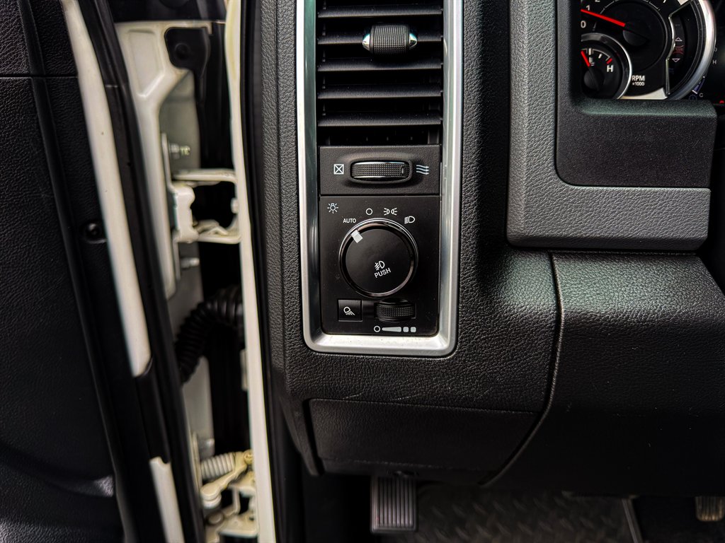 2016 RAM 1500 SLT photo