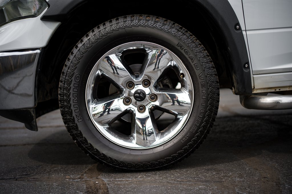 2016 RAM 1500 SLT photo