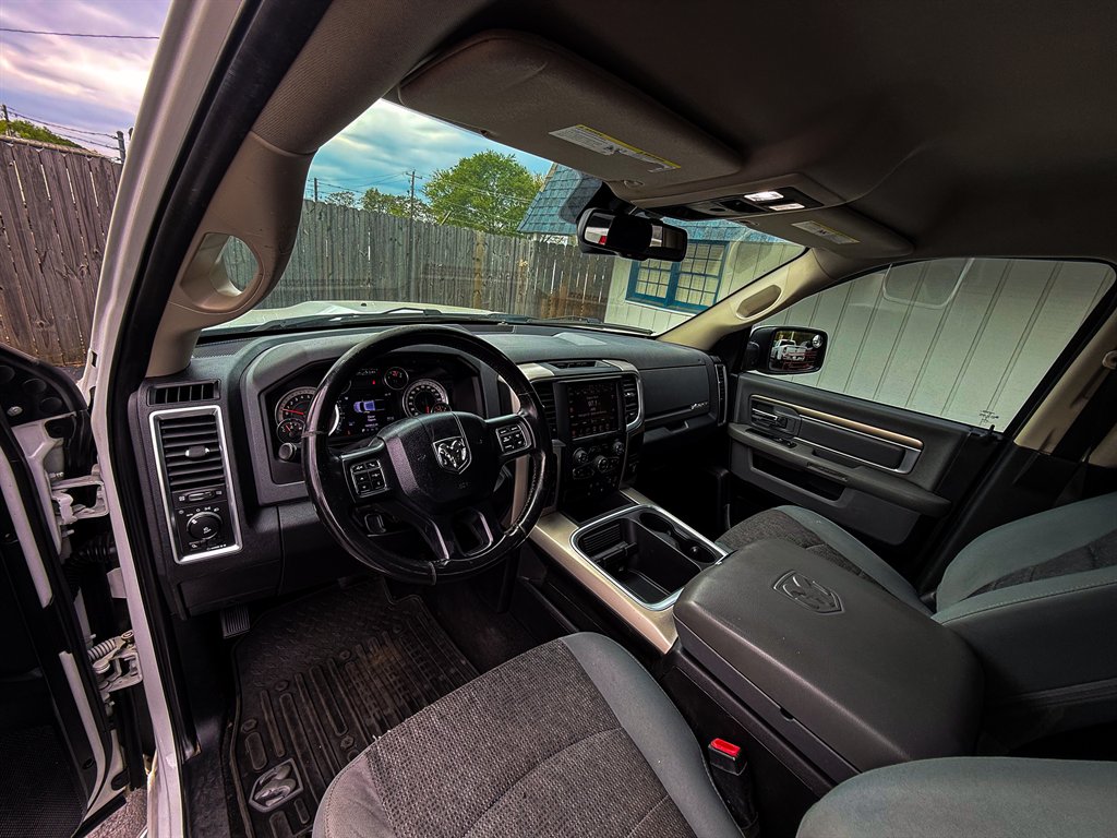 2016 RAM 1500 SLT photo