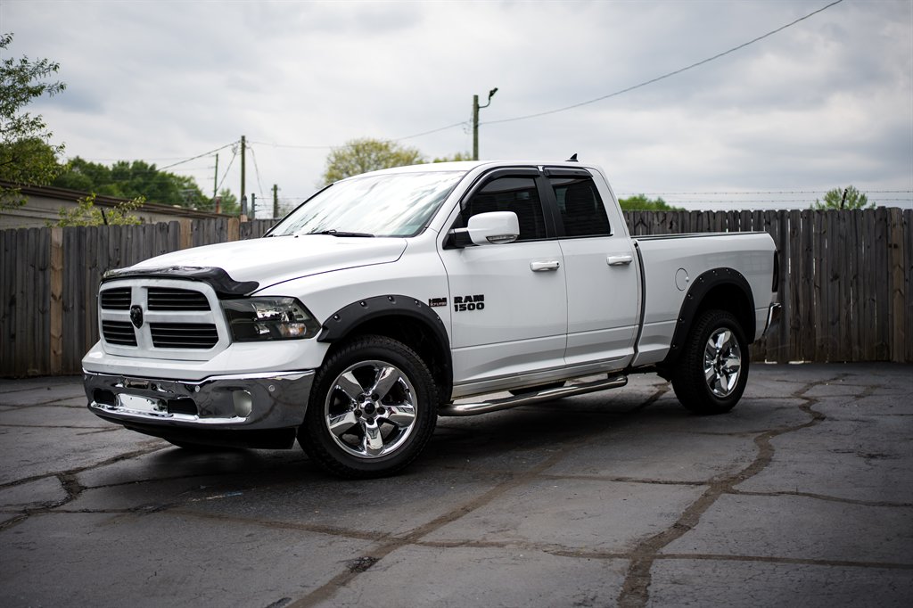 2016 RAM 1500 SLT photo
