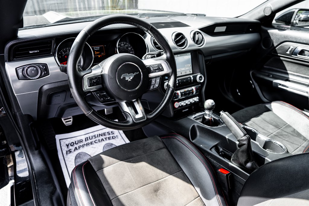 2017 Ford Mustang GT Premium photo