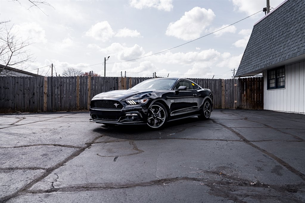2017 Ford Mustang GT Premium photo