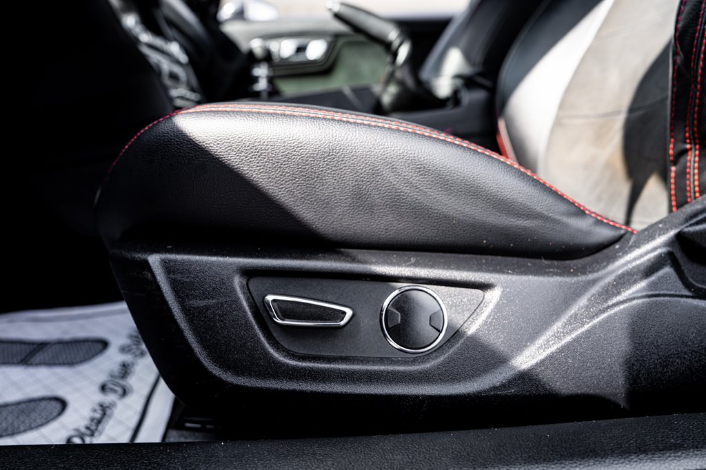 2017 Ford Mustang GT Premium photo