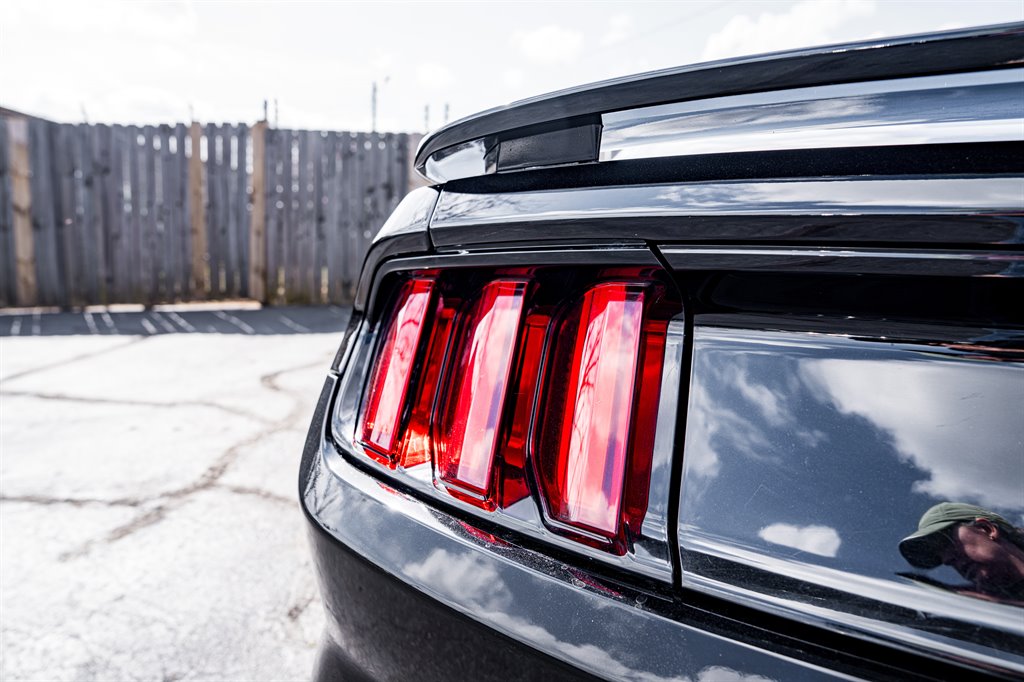 2017 Ford Mustang GT Premium photo