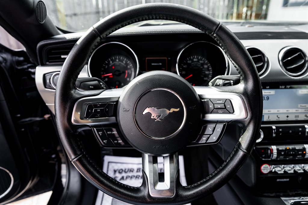 2017 Ford Mustang GT Premium photo