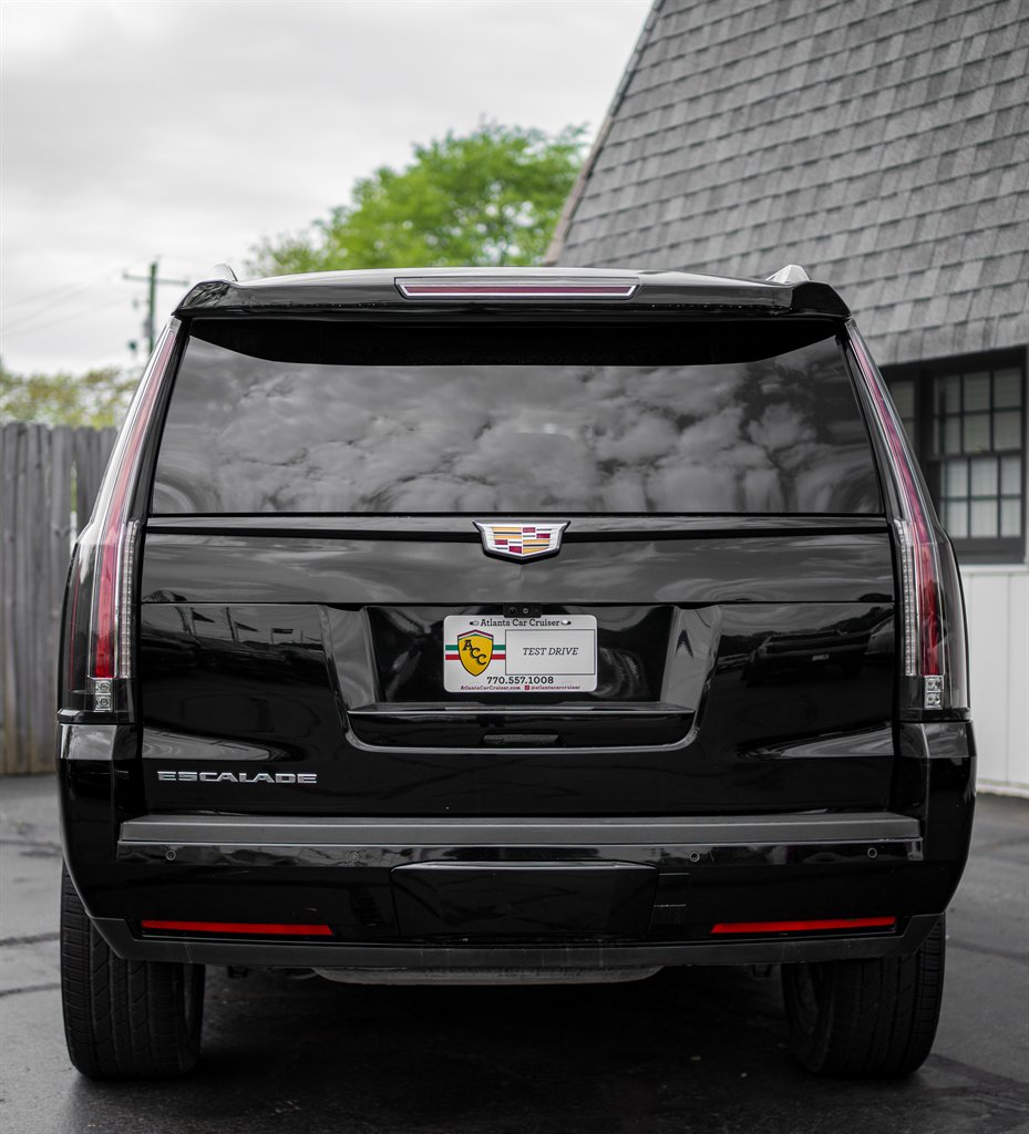 2020 Cadillac Escalade Luxury photo