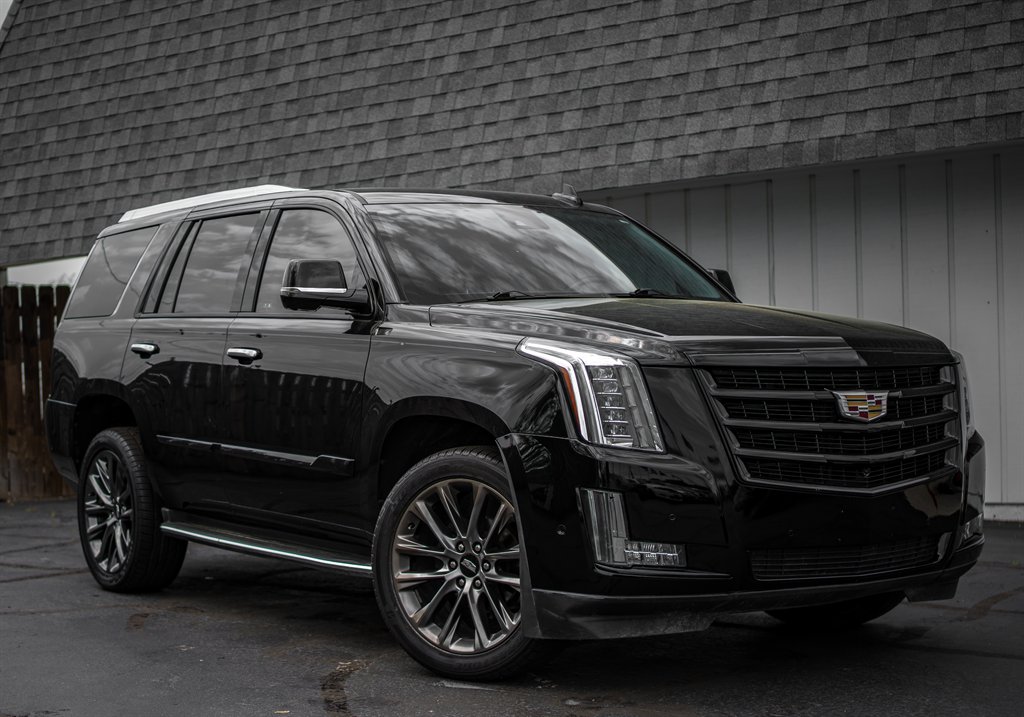 2020 Cadillac Escalade Luxury photo