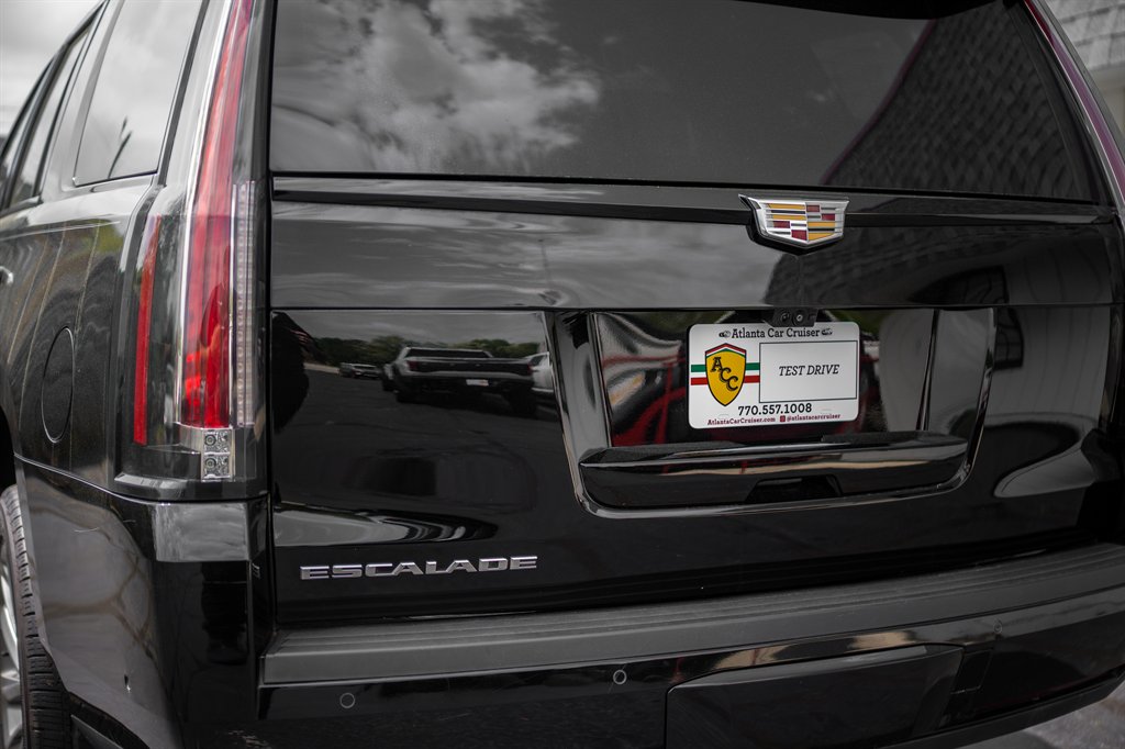 2020 Cadillac Escalade Luxury photo