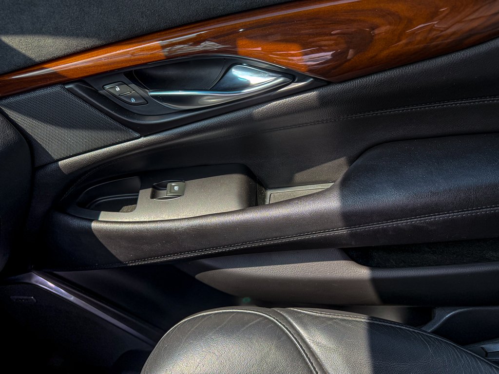 2020 Cadillac Escalade Luxury photo