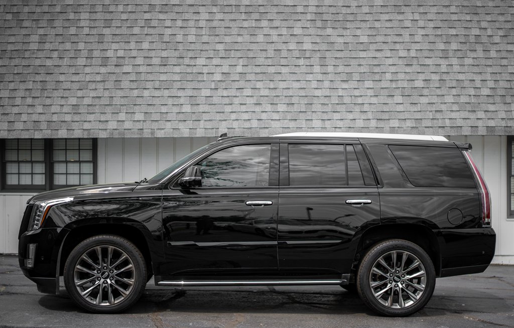 2020 Cadillac Escalade Luxury photo