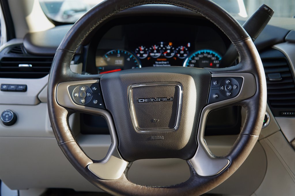 2017 GMC Yukon Denali photo