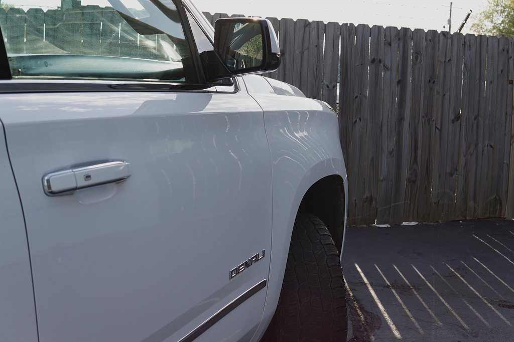 2017 GMC Yukon Denali photo