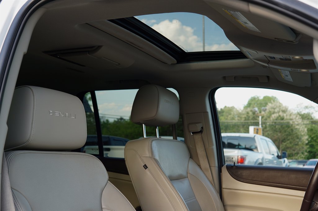 2017 GMC Yukon Denali photo
