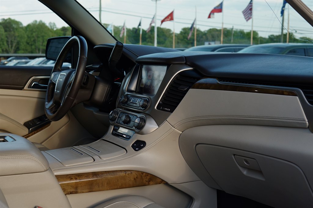 2017 GMC Yukon Denali photo
