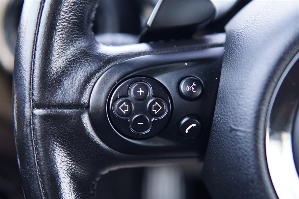 2011 MINI Cooper S photo