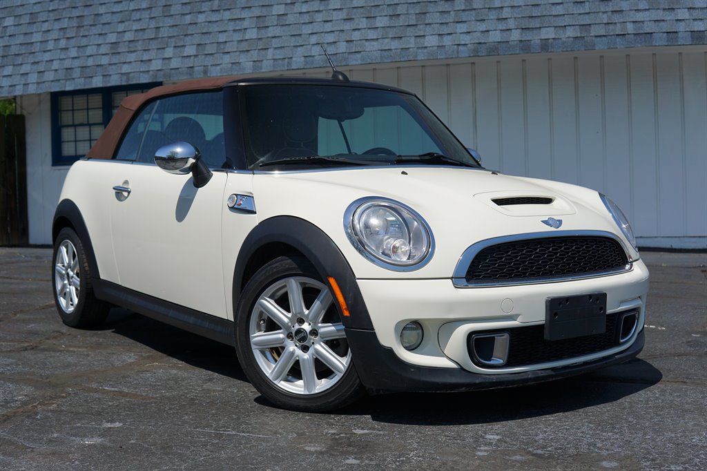 2011 MINI Cooper S photo
