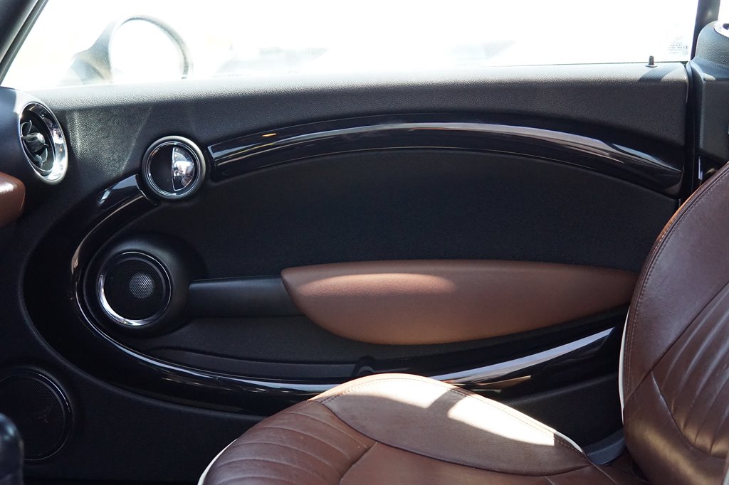 2011 MINI Cooper S photo