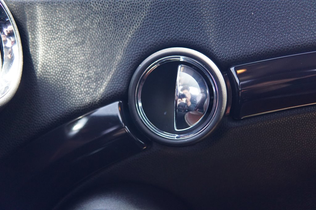 2011 MINI Cooper S photo