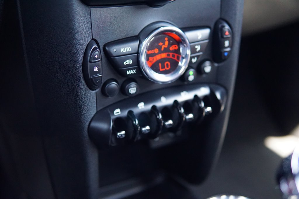 2011 MINI Cooper S photo
