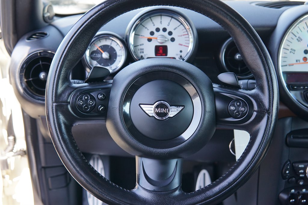 2011 MINI Cooper S photo