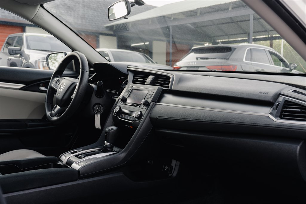2018 Honda Civic LX photo