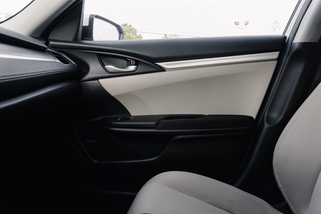 2018 Honda Civic LX photo