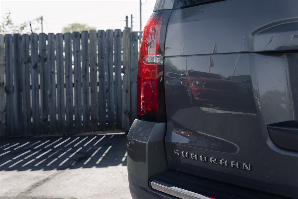 2018 Chevrolet Suburban 1500 Premier photo