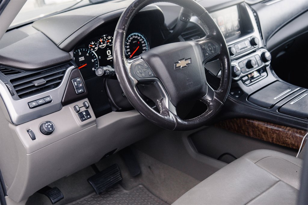 2018 Chevrolet Suburban 1500 Premier photo