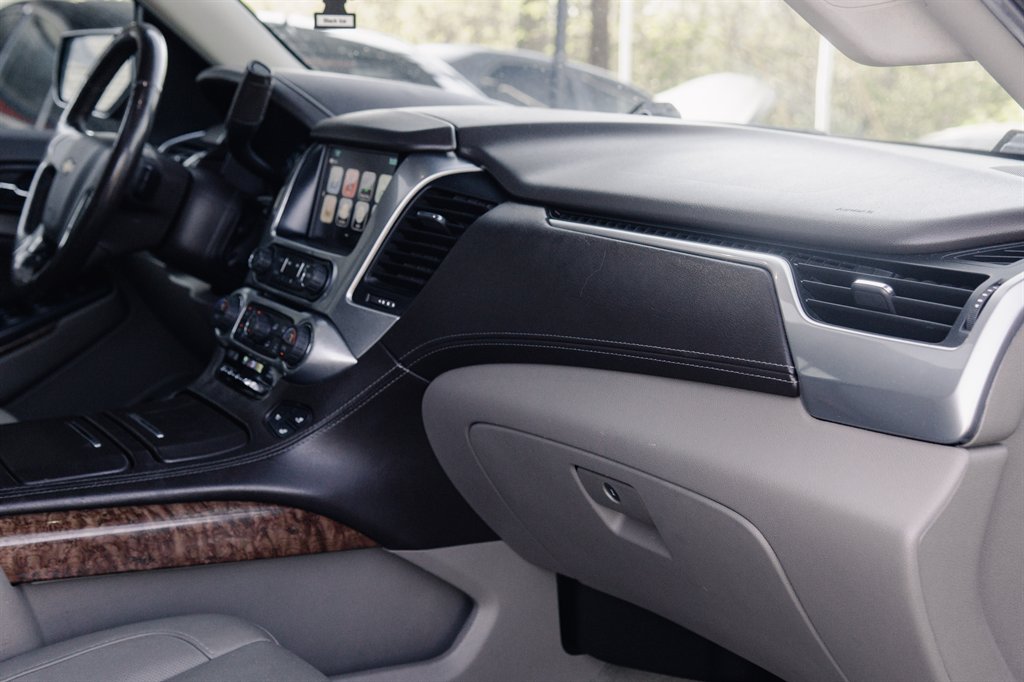 2018 Chevrolet Suburban 1500 Premier photo