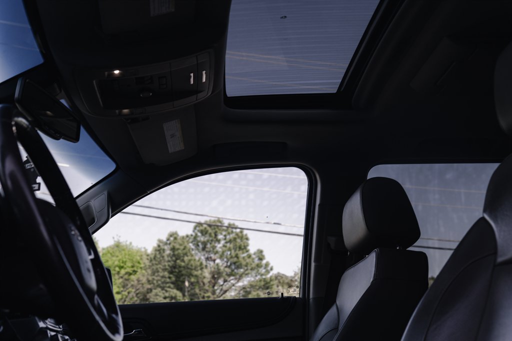 2018 Chevrolet Suburban 1500 Premier photo