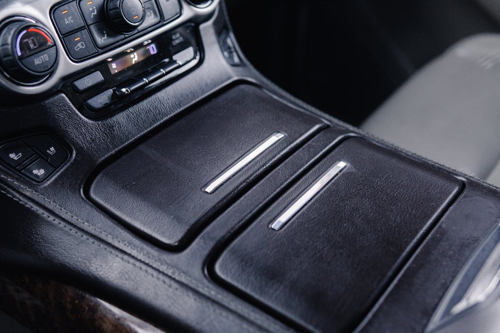 2018 Chevrolet Suburban 1500 Premier photo