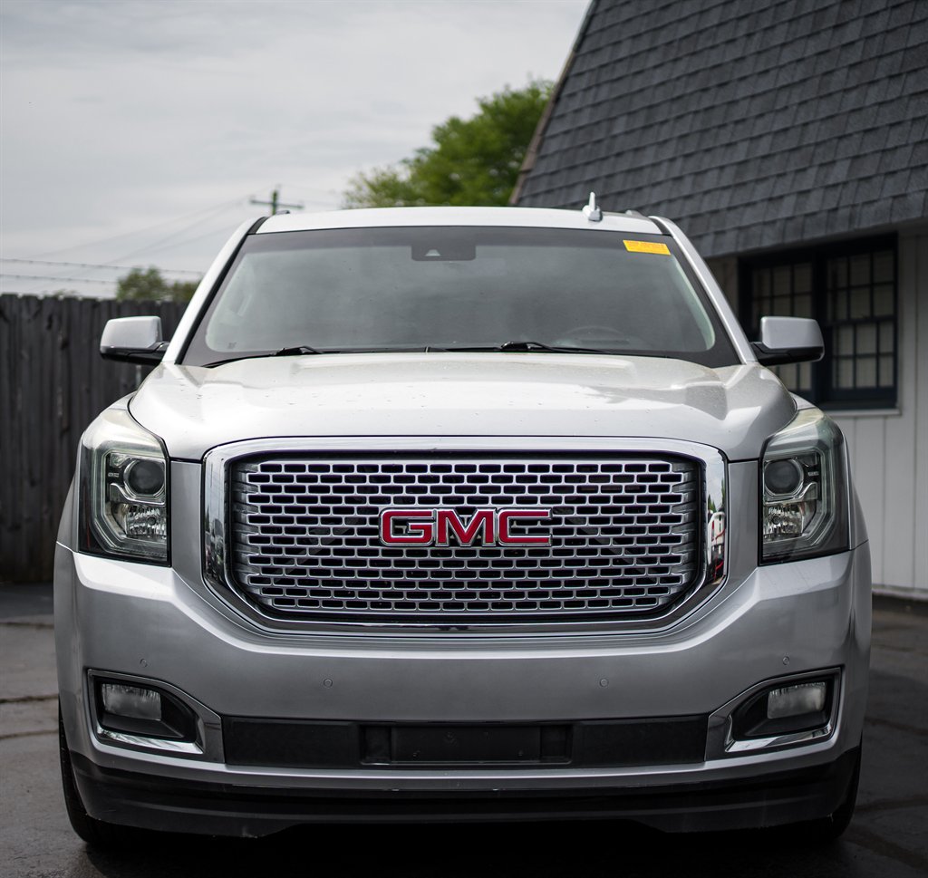 2016 GMC Yukon XL 1500 Denali photo