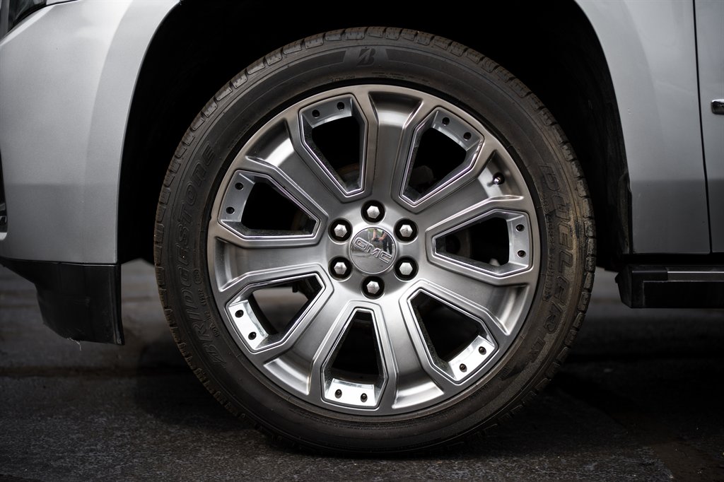 2016 GMC Yukon XL 1500 Denali photo