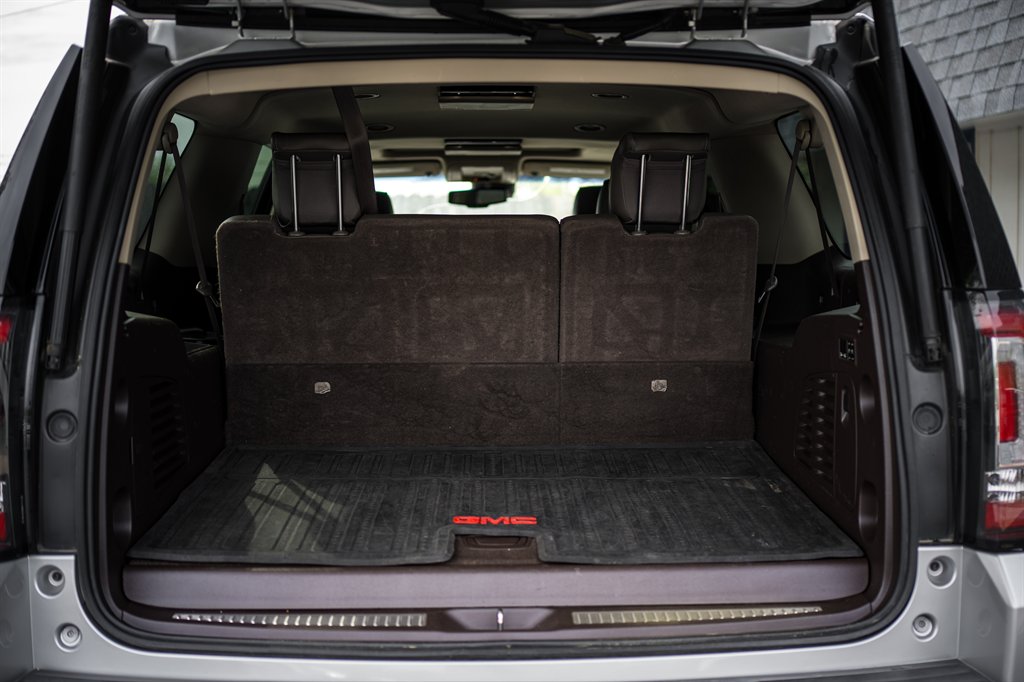 2016 GMC Yukon XL 1500 Denali photo