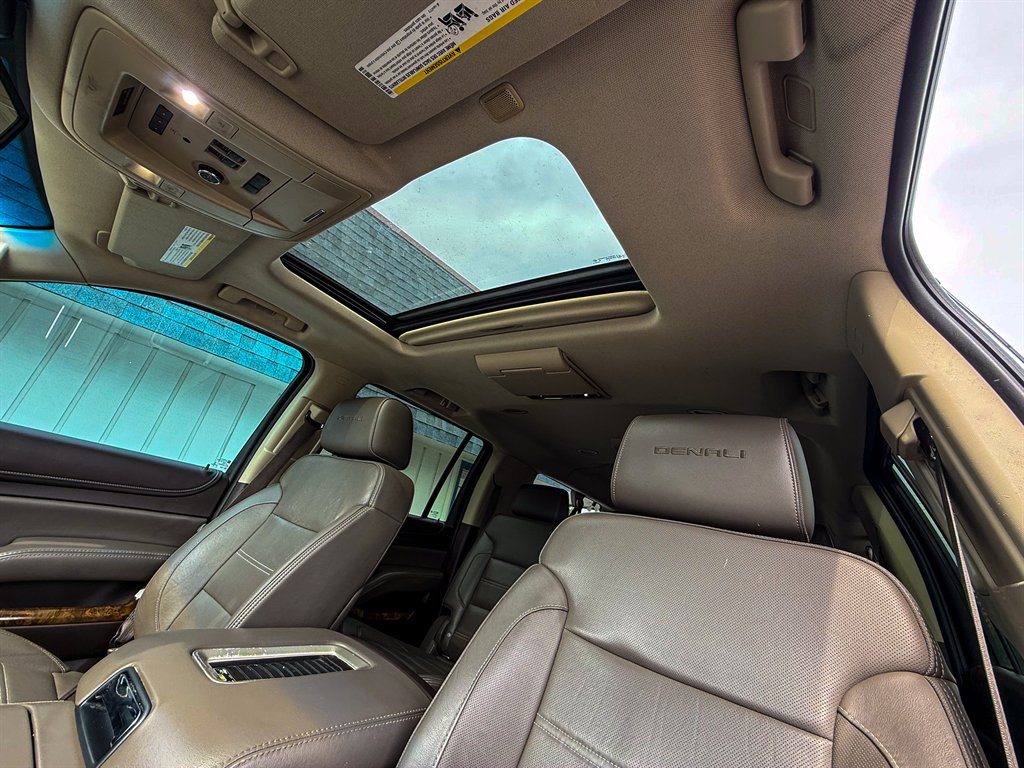2016 GMC Yukon XL 1500 Denali photo