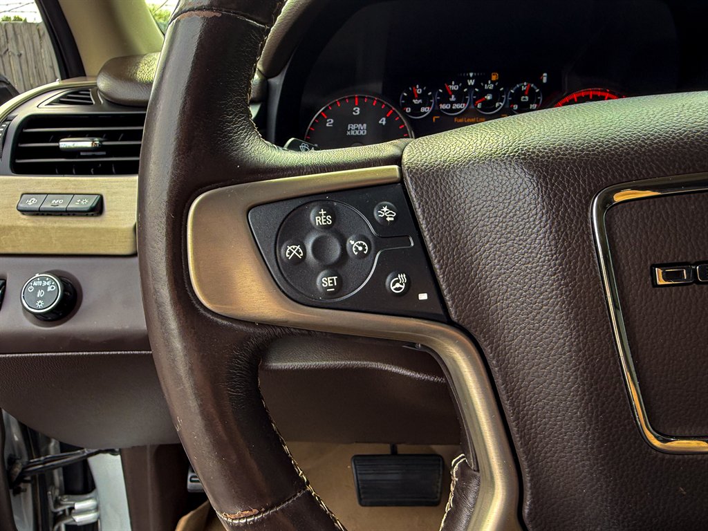 2016 GMC Yukon XL 1500 Denali photo