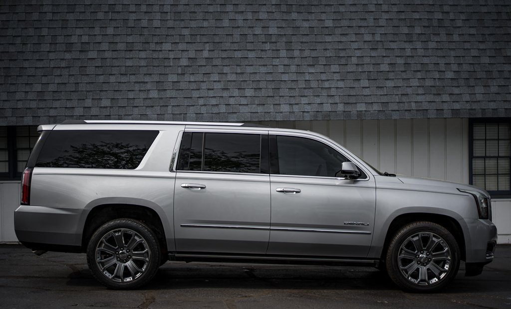 2016 GMC Yukon XL 1500 Denali photo