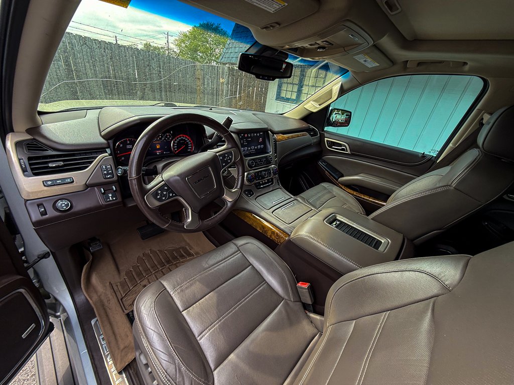 2016 GMC Yukon XL 1500 Denali photo