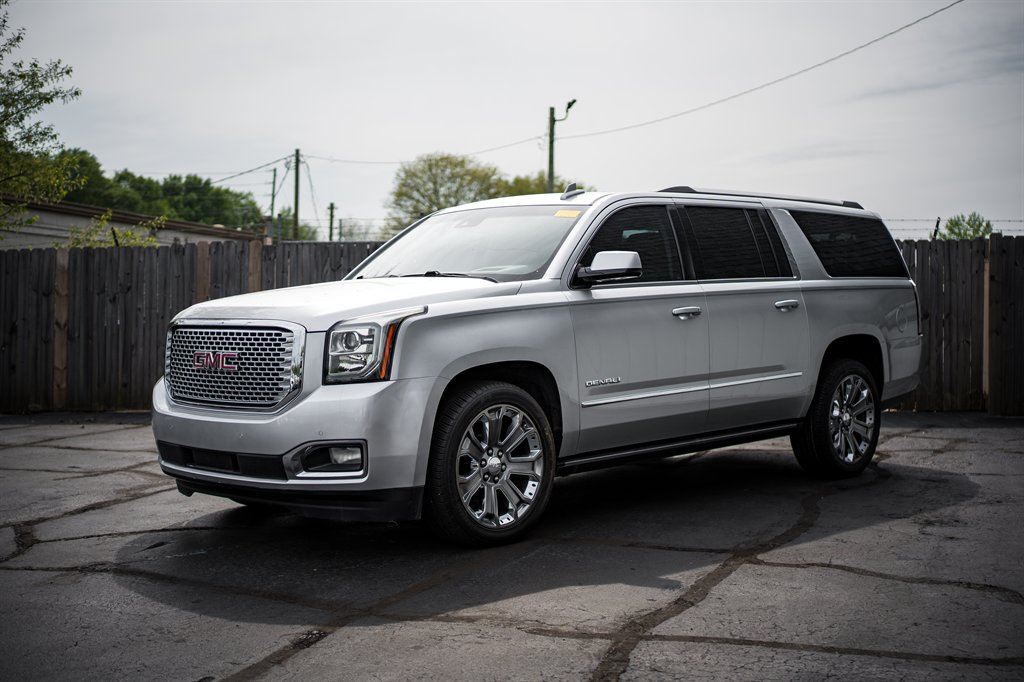 2016 GMC Yukon XL 1500 Denali photo