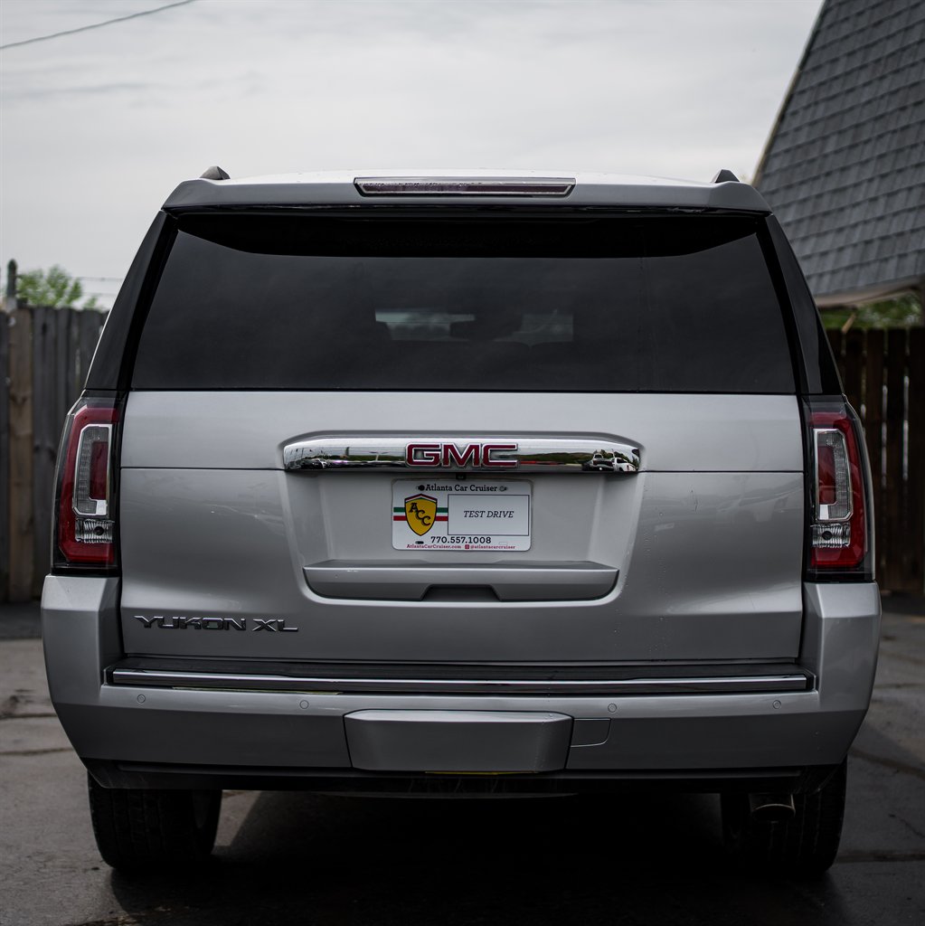 2016 GMC Yukon XL 1500 Denali photo