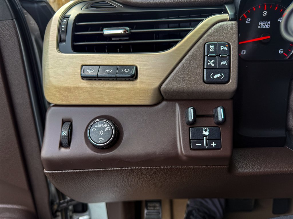 2016 GMC Yukon XL 1500 Denali photo