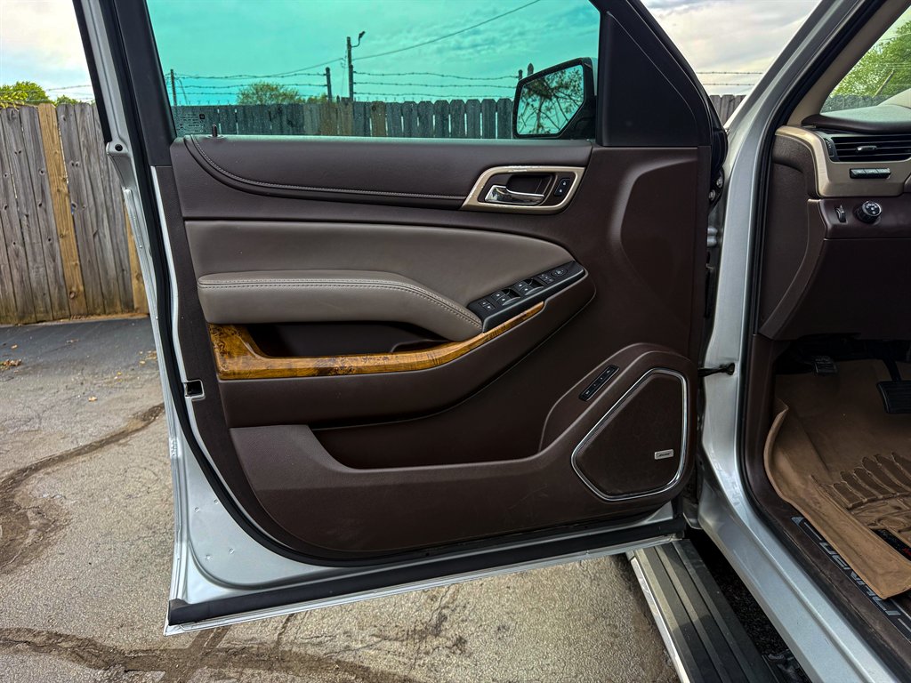 2016 GMC Yukon XL 1500 Denali photo