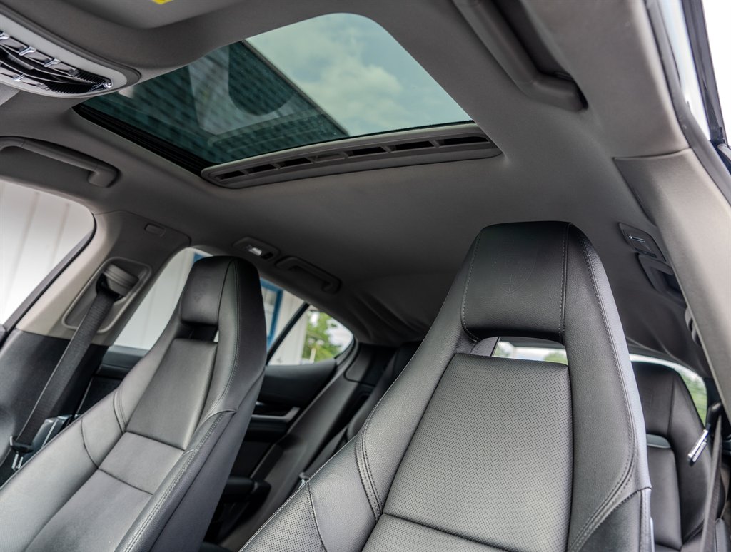 2013 Porsche Panamera 4 photo