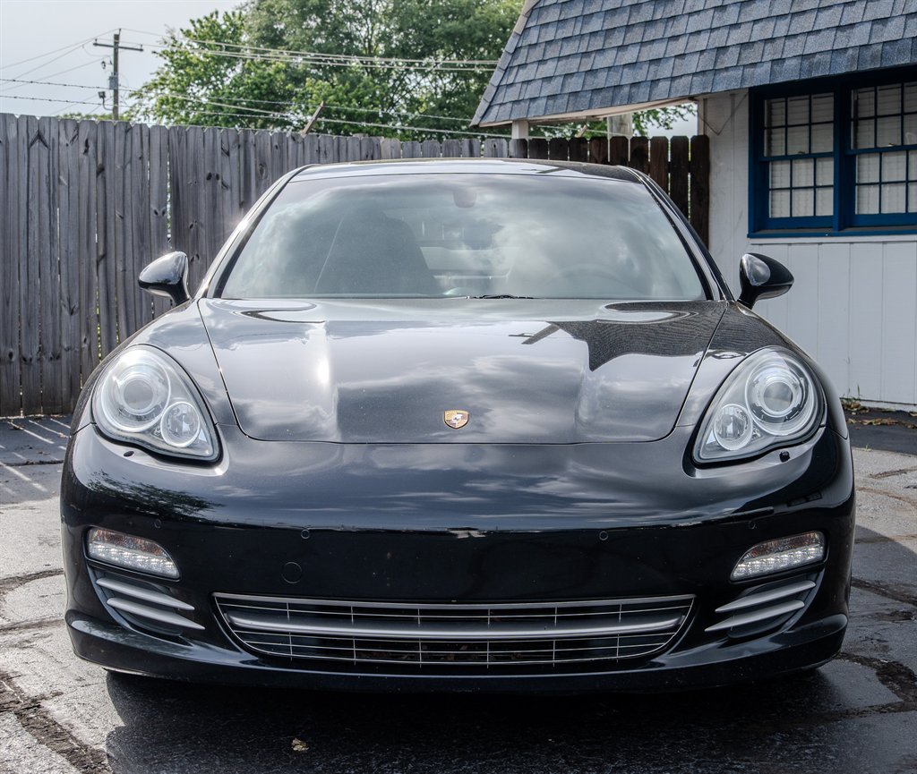 2013 Porsche Panamera 4 photo
