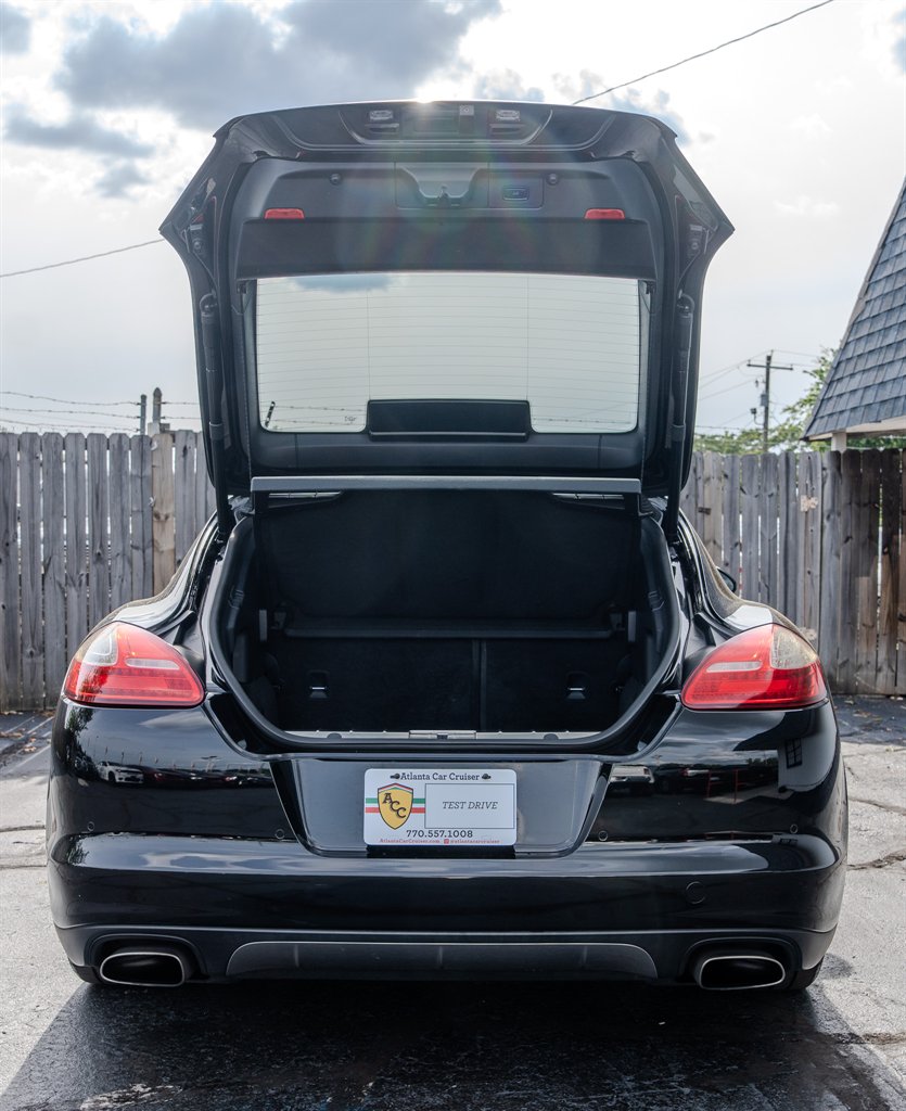 2013 Porsche Panamera 4 photo