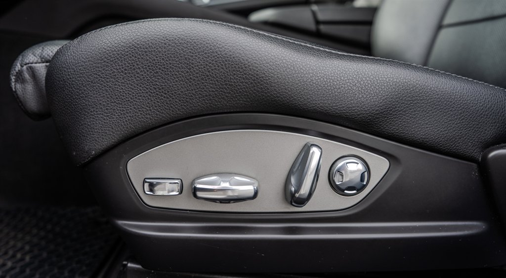 2013 Porsche Panamera 4 photo